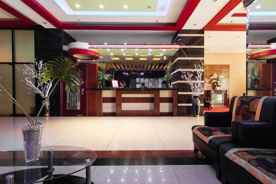 Reddoorz At Winter Hotel Araneta Ciudad Quezon Exterior foto
