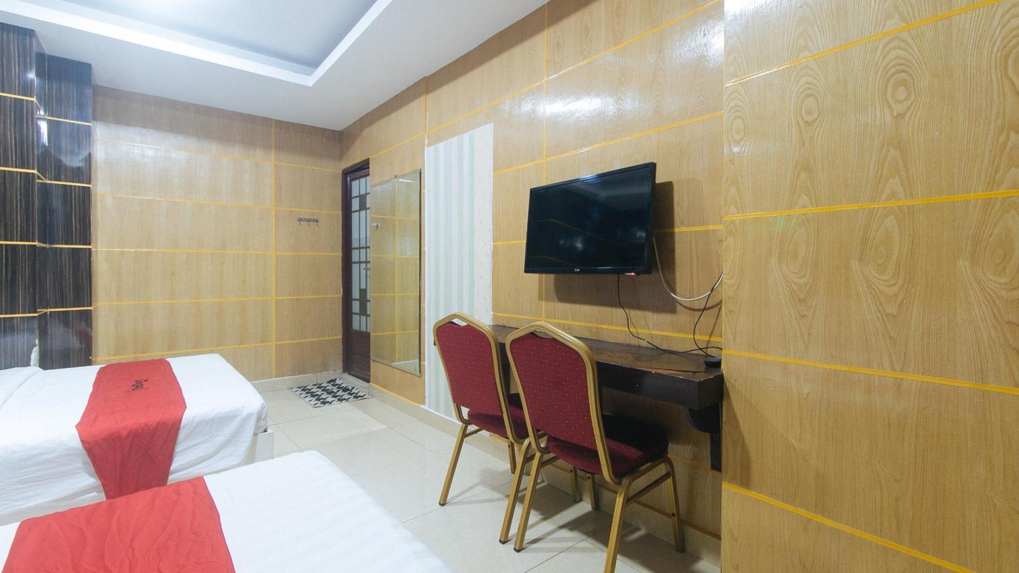 Reddoorz At Winter Hotel Araneta Ciudad Quezon Exterior foto